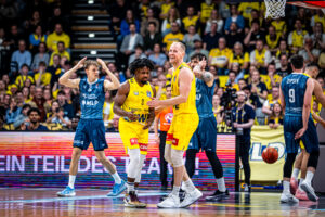 Nach 94:74-Blowout: Oldenburg hofft weiter auf die Play-Ins / Luft für Heidelberg wird dünner